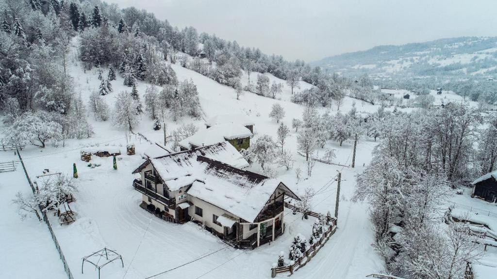 Lacrima Izei Săcel Exterior foto